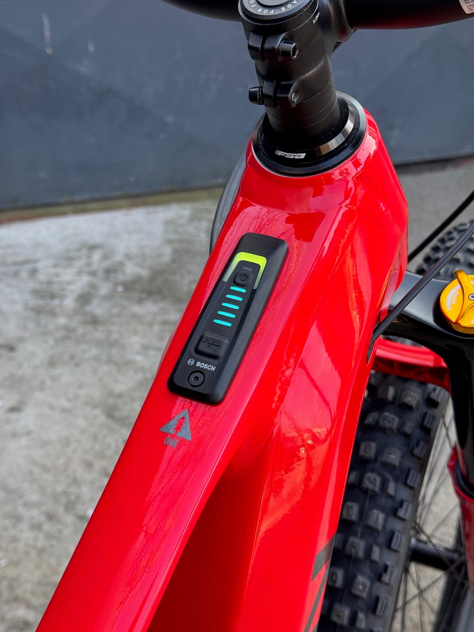 Marin Alpine trail E1 BOSCH 85 NM électrique Rouge et Noir (VTTAE)